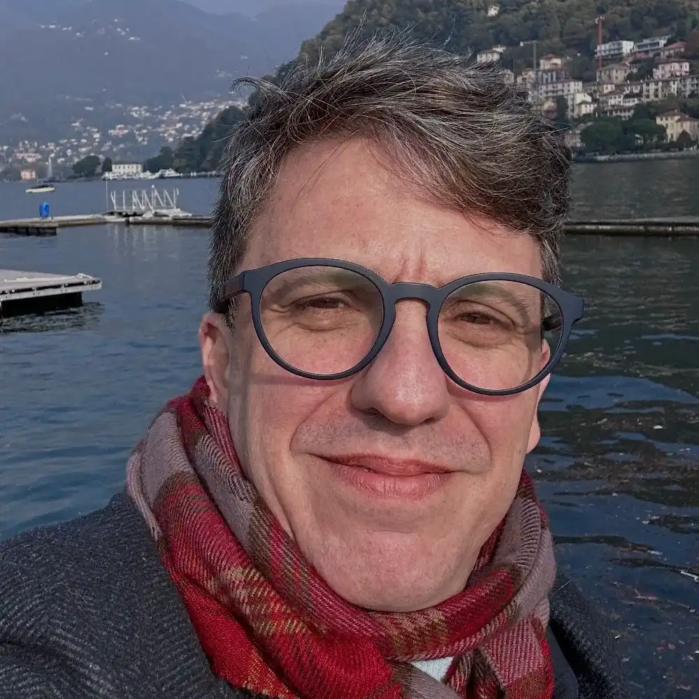 Dr. Lucas Perrone